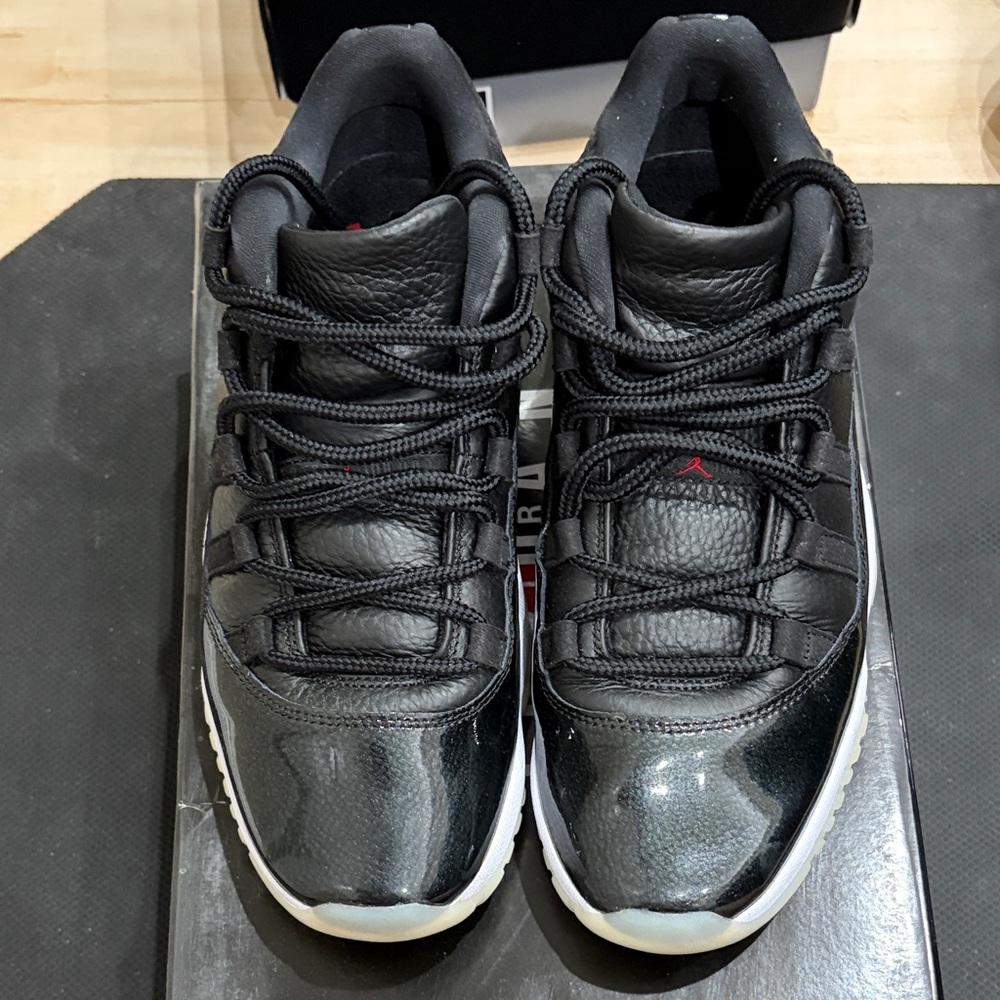Jordan 11 72-10 low top Sneakers